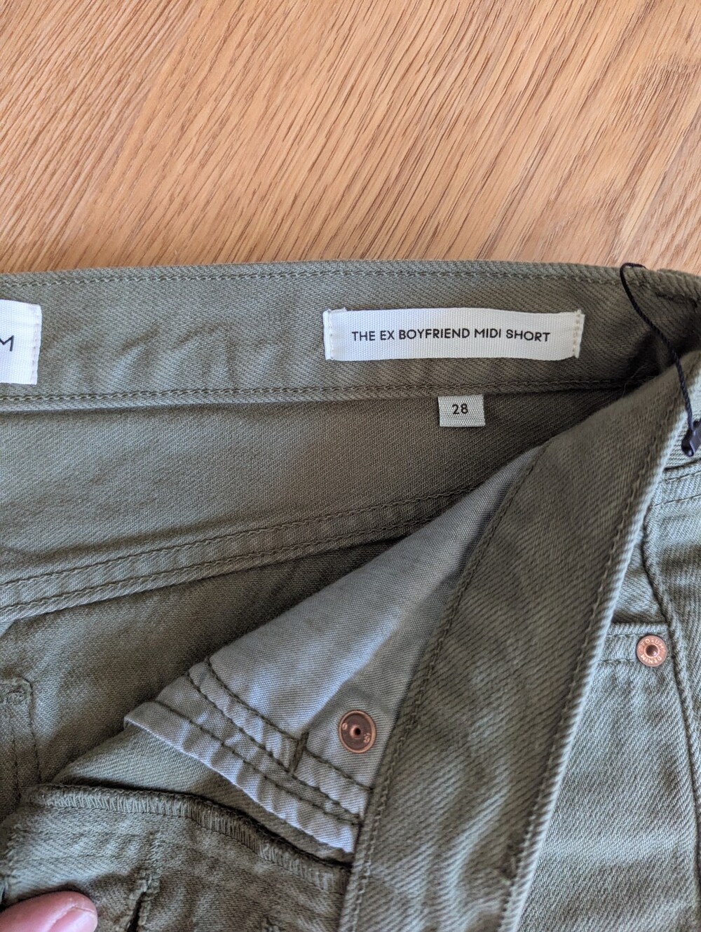 Denim Forum The Ex Boyfriend Midi Shorts Size 28 NWOT - Picture 5 of 6